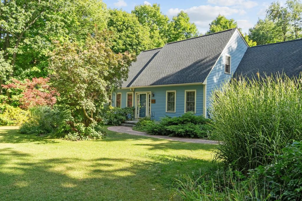 144 N Row Rd, Sterling