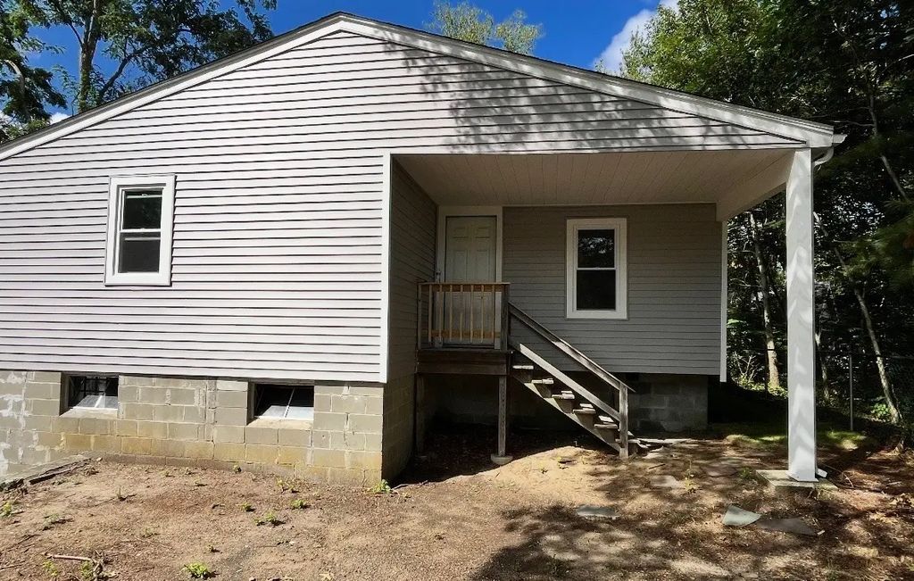 83 Cypress St, Plymouth