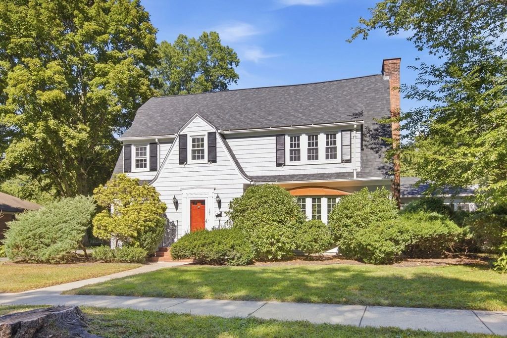 128 Meadowbrook Rd, Longmeadow