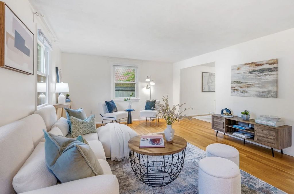 118-120 Edinboro St #118, Newton