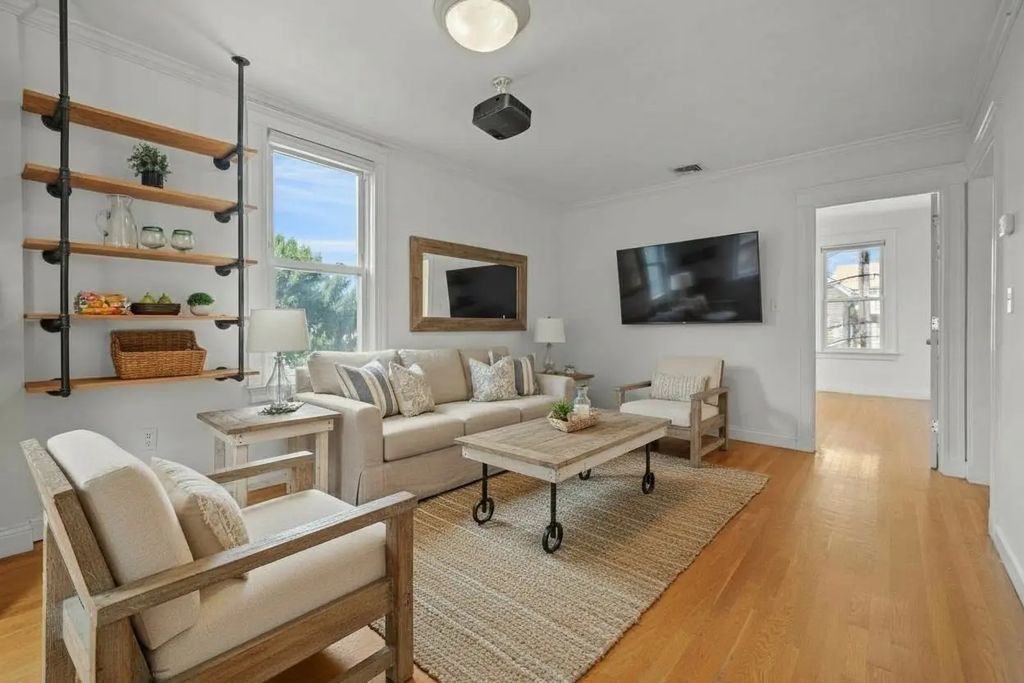 86 Mount Vernon St #2, Somerville