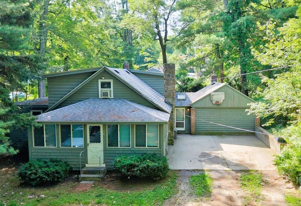 26 Tucker St, Glocester