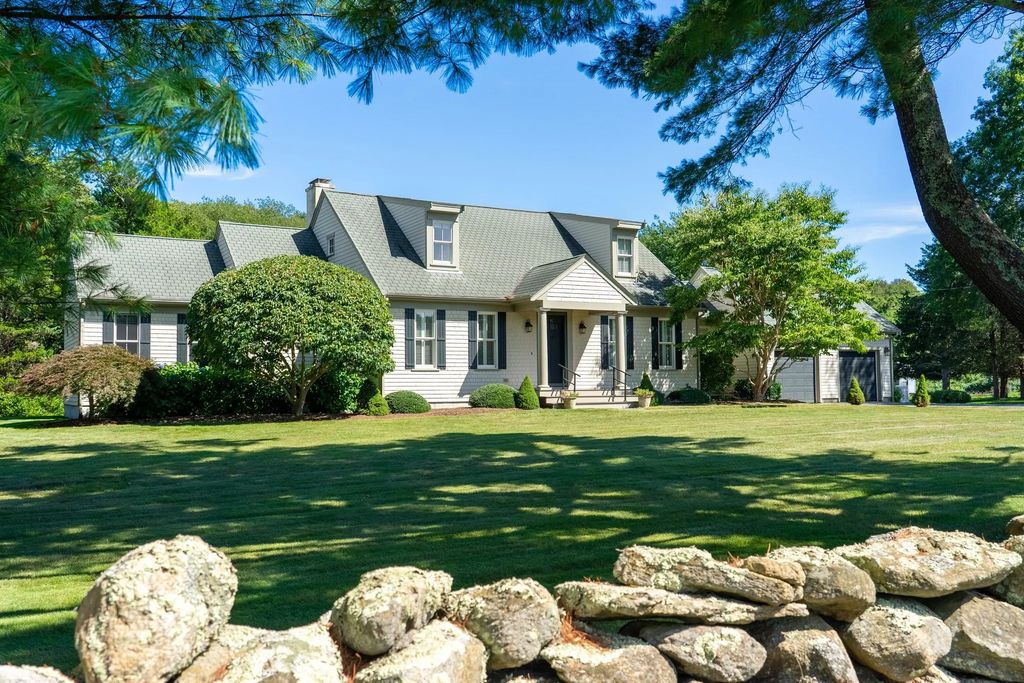 557 Smith Neck Rd, Dartmouth