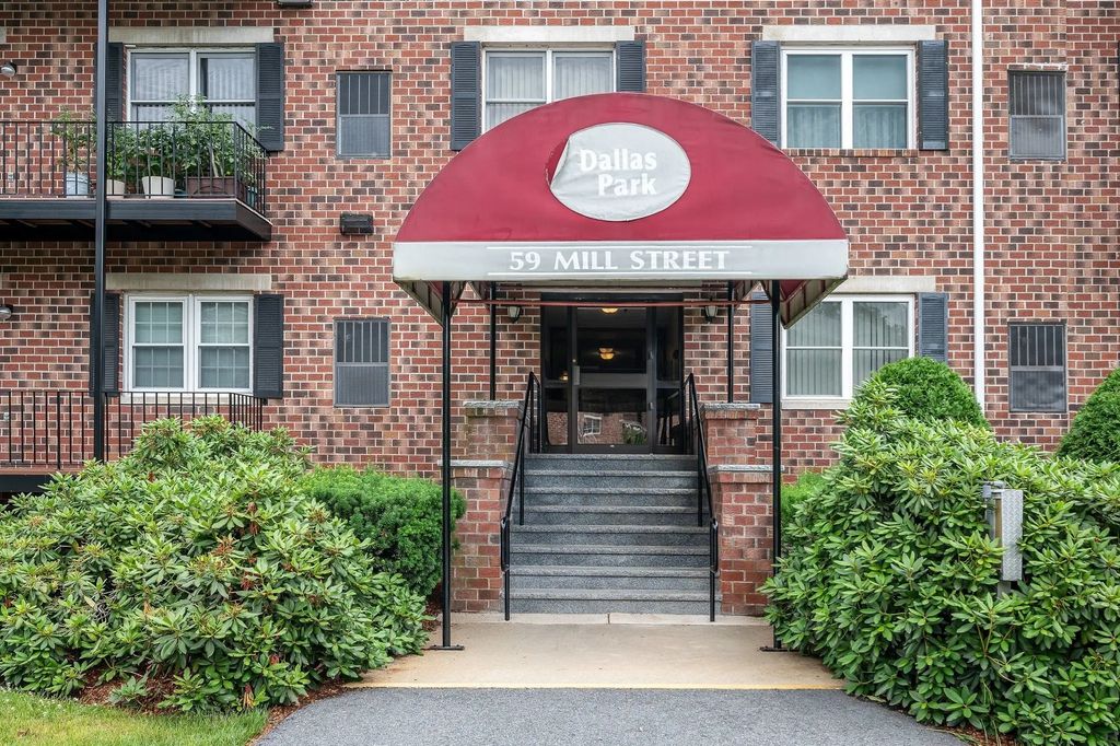 59 Mill St #301, Dracut