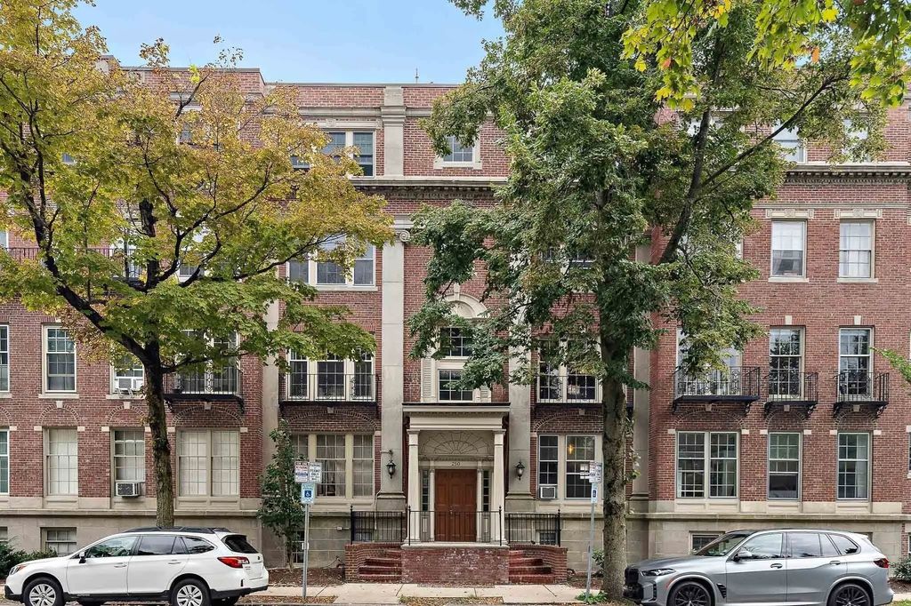 250 Brattle Street #22, Cambridge