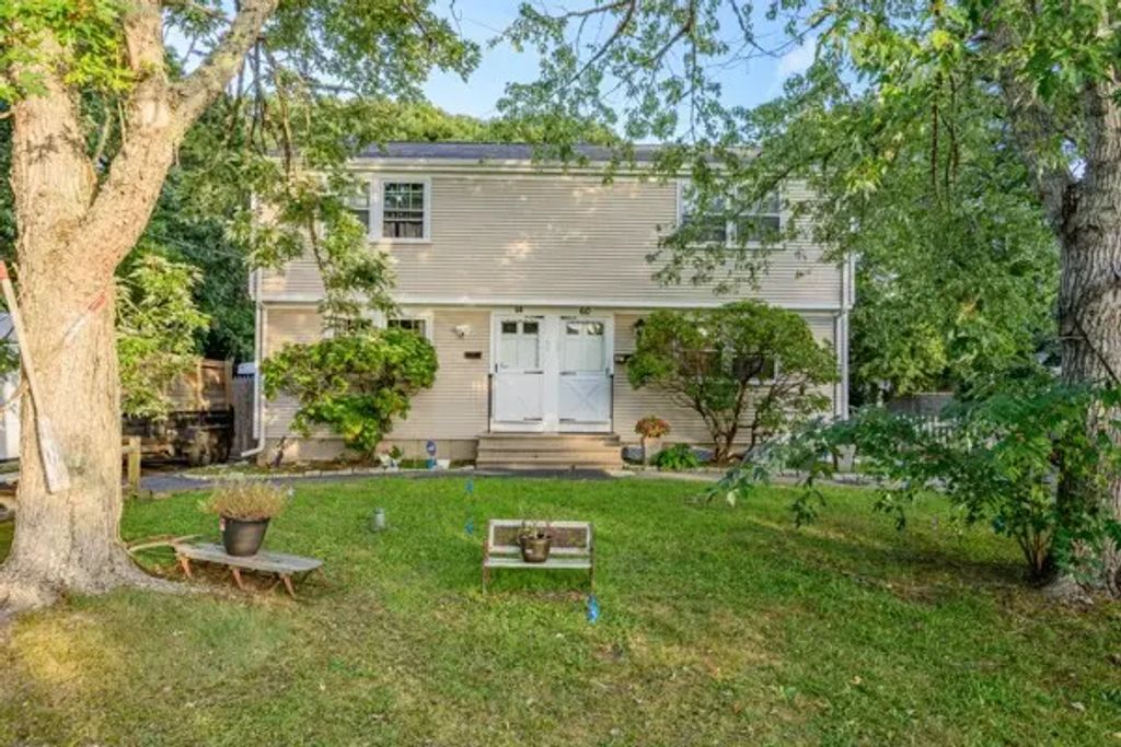 58-60 Lewis Road, Yarmouth
