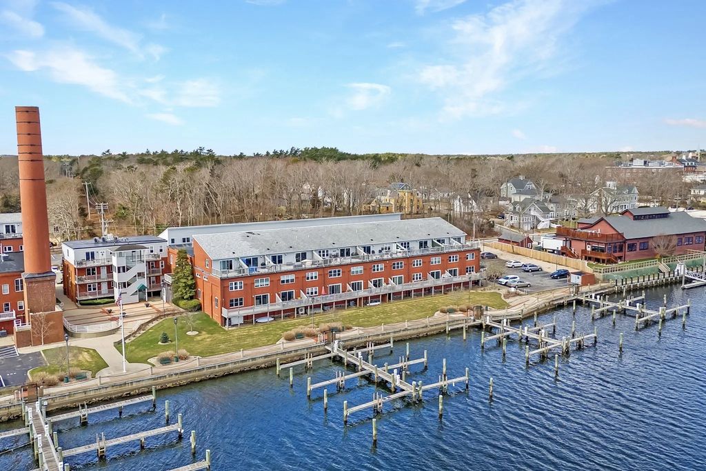 45 Main St #217, Wareham