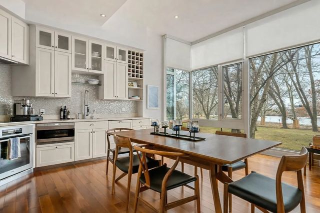 975 Memorial Drive #210, Cambridge