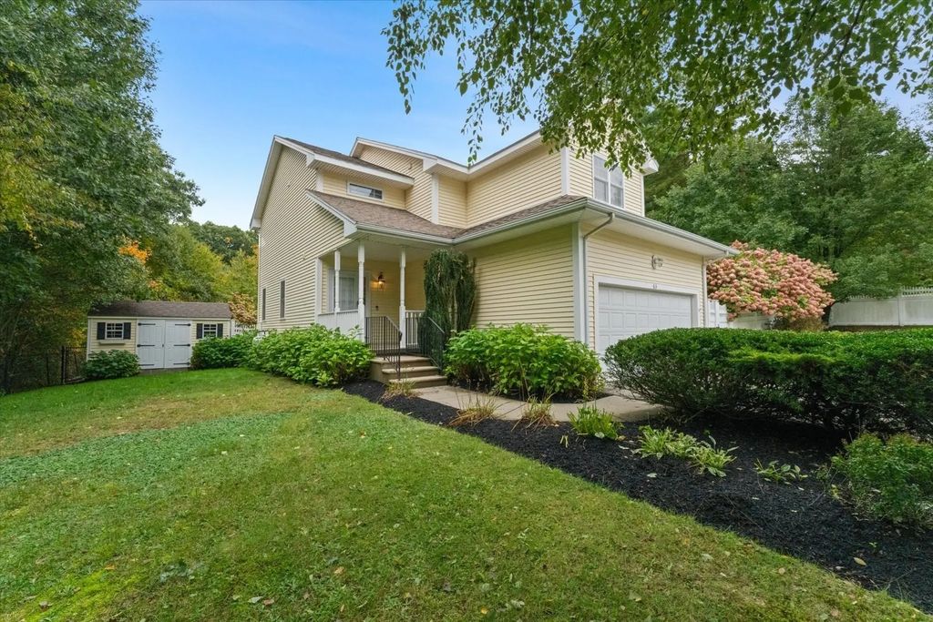 65 Arbor Rd, Uxbridge