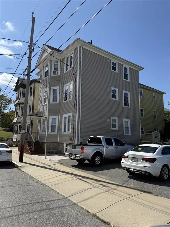 117 Howard St #1, Fall River