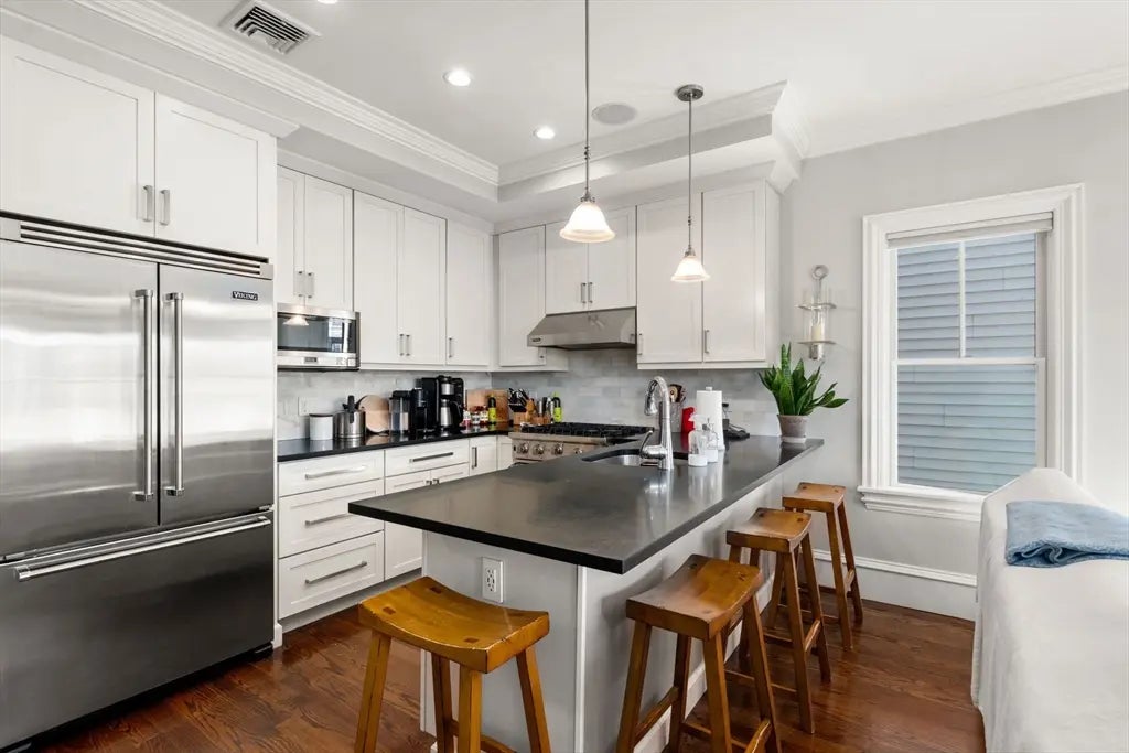 862 East 2nd St #6, Boston