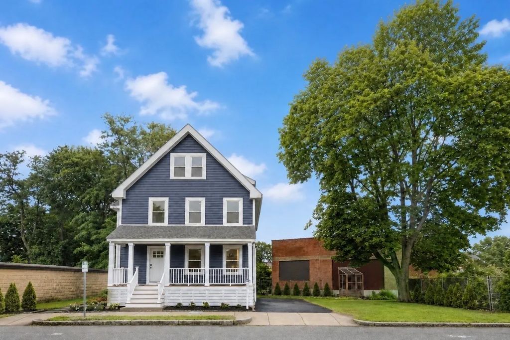 80 Dell Ave, Melrose