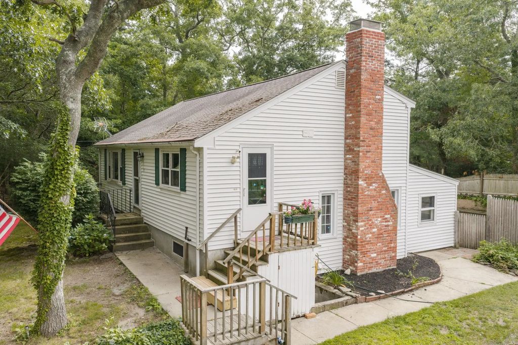 42 Haskell Rd, Plymouth