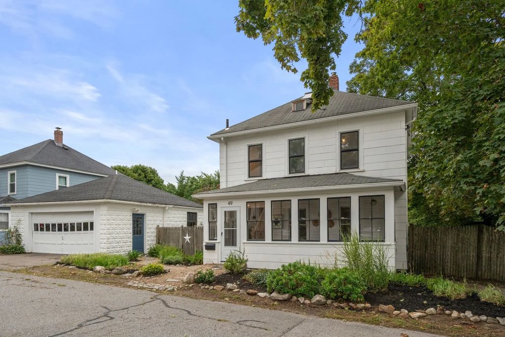 49 Butler Avenue, Maynard