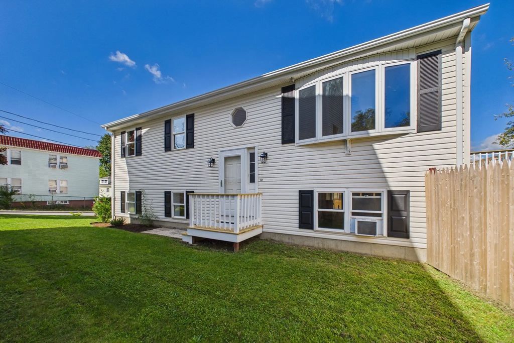 102 Vestal St, Fall River
