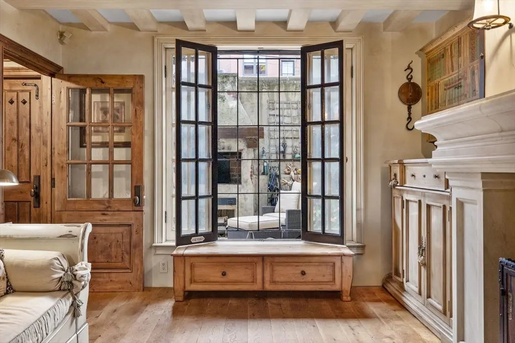 357-359 Beacon St #2, Boston