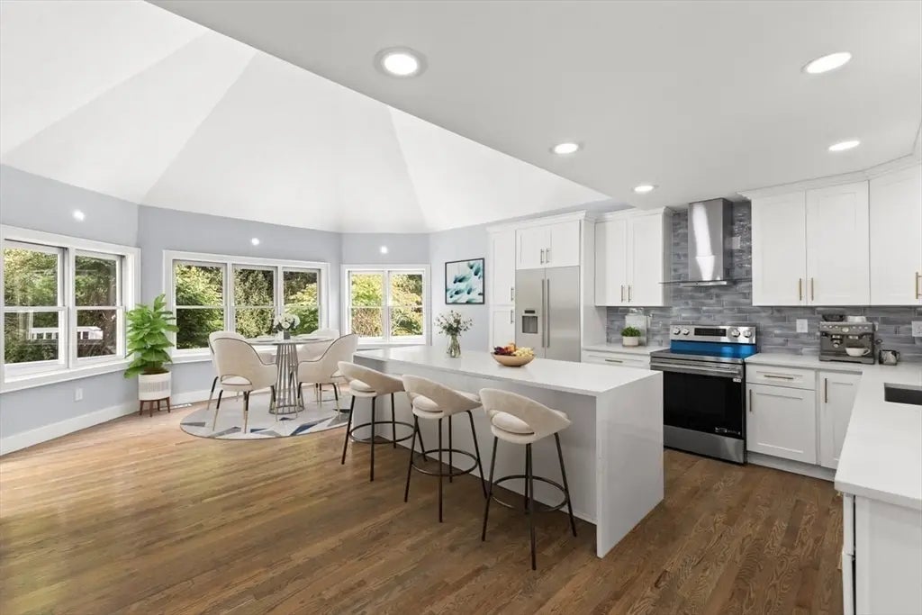 24 Country Club Dr #24, Plymouth