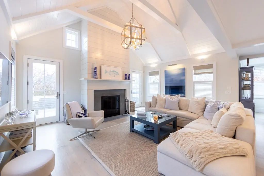 12 East Lincoln Avenue, Nantucket