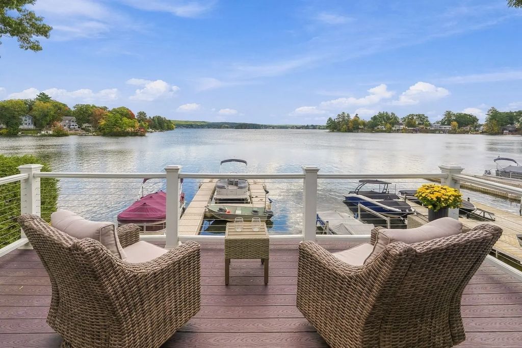 93 Birch Island Rd, Webster
