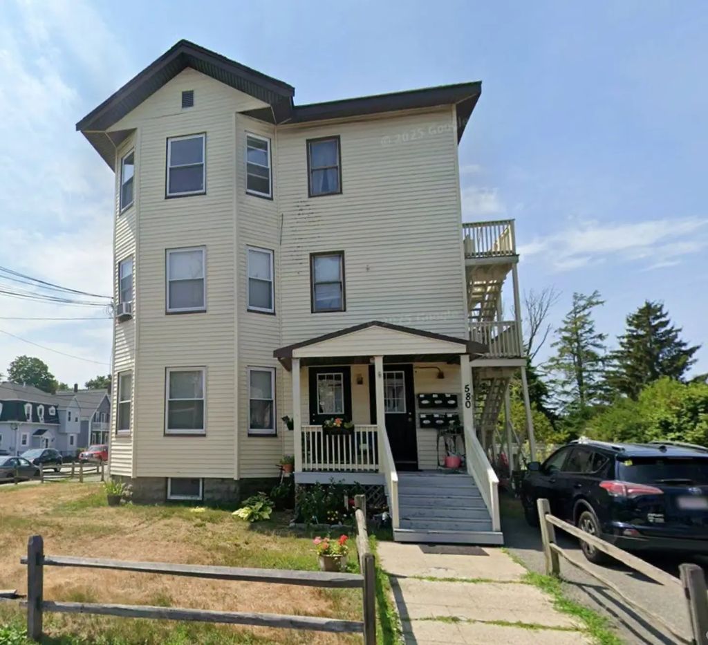 580 Bay Street #4, Taunton