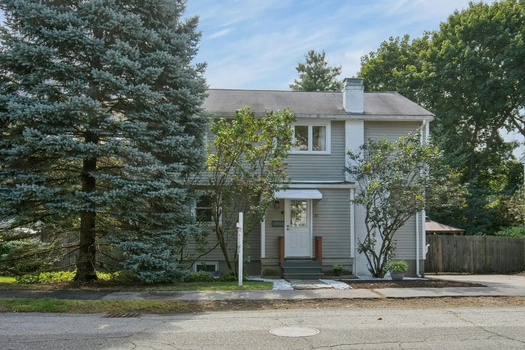 22 Westlund Rd, Belmont