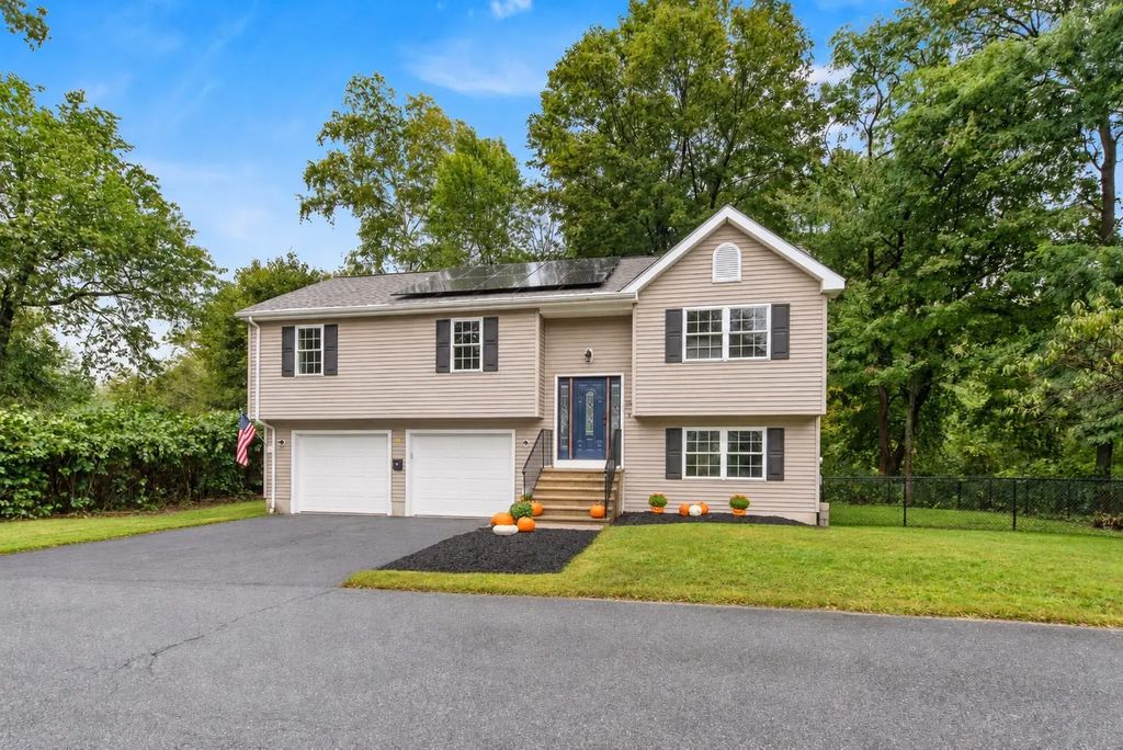 15 Tory Fort Ln, Worcester