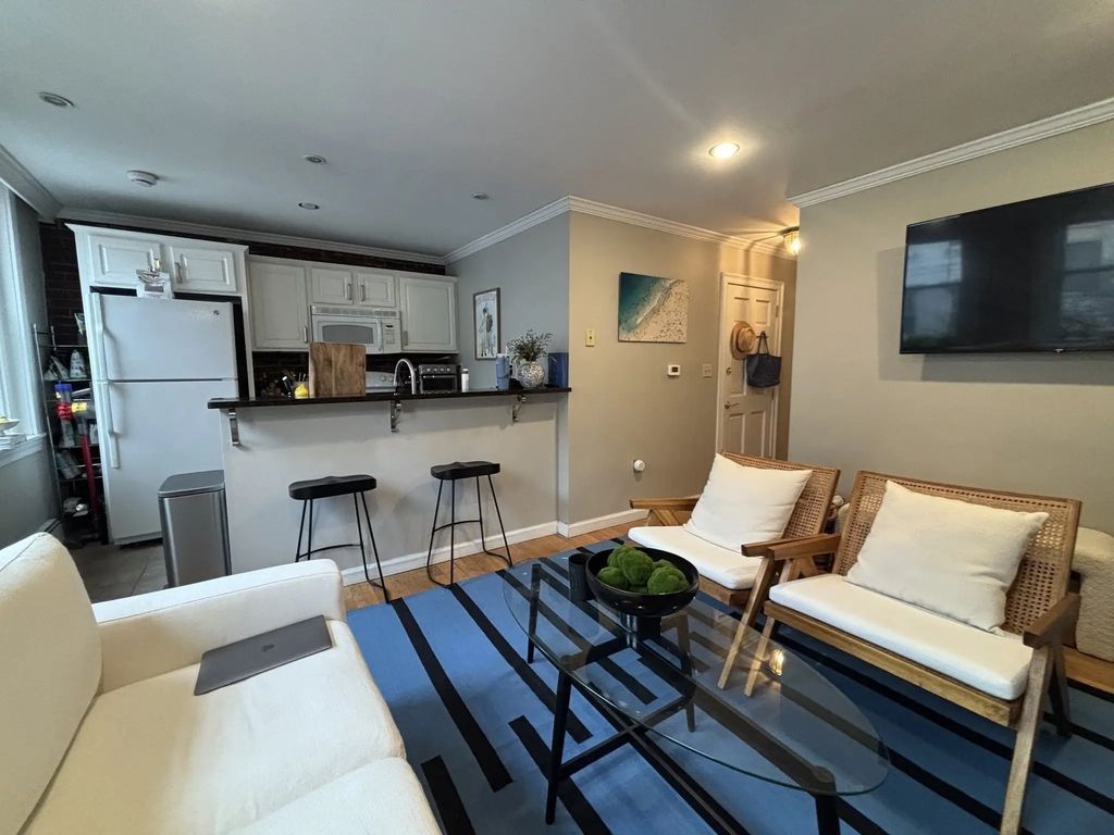 41 Grove #4, Boston