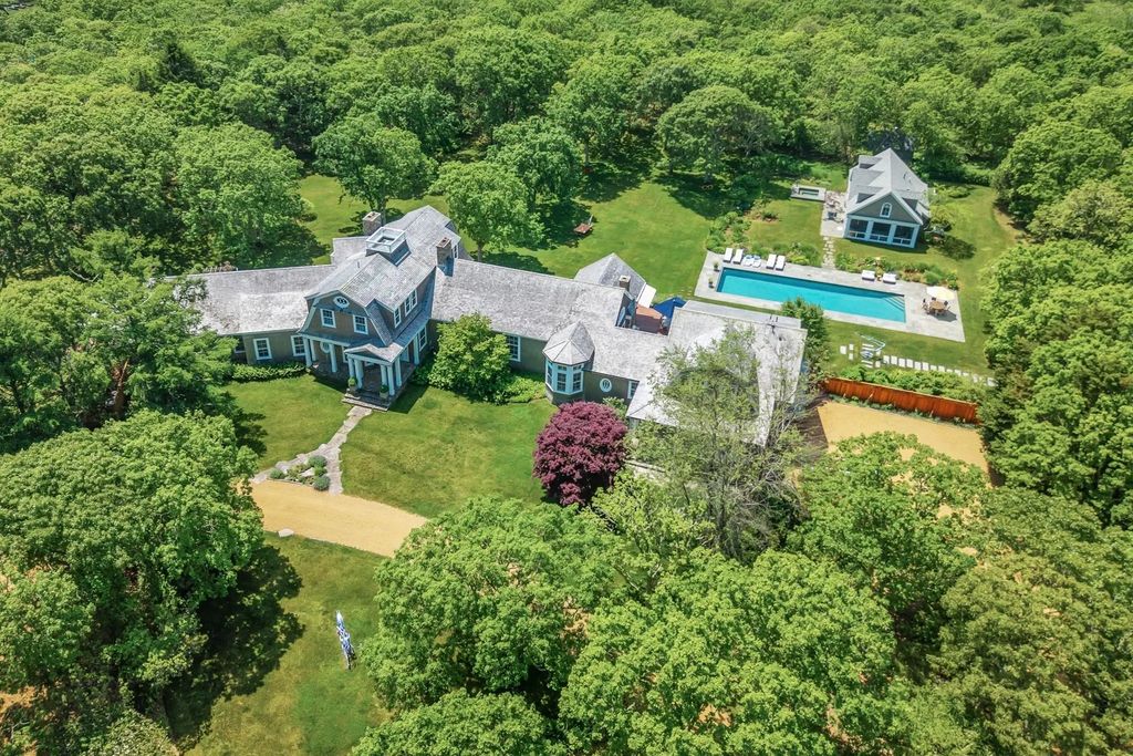 12 Boldwater Road, Edgartown