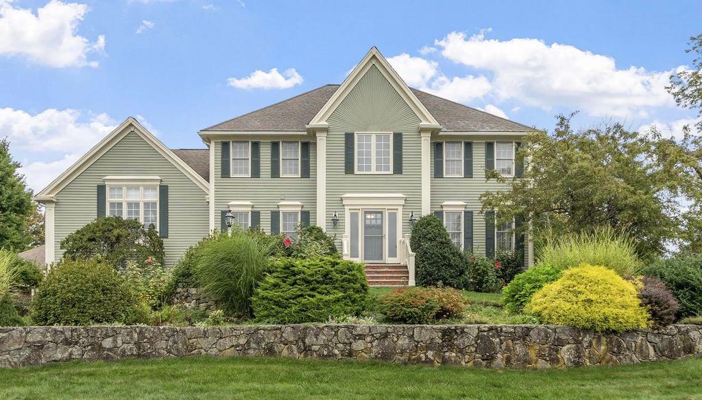 65 Bridle Path, Tewksbury