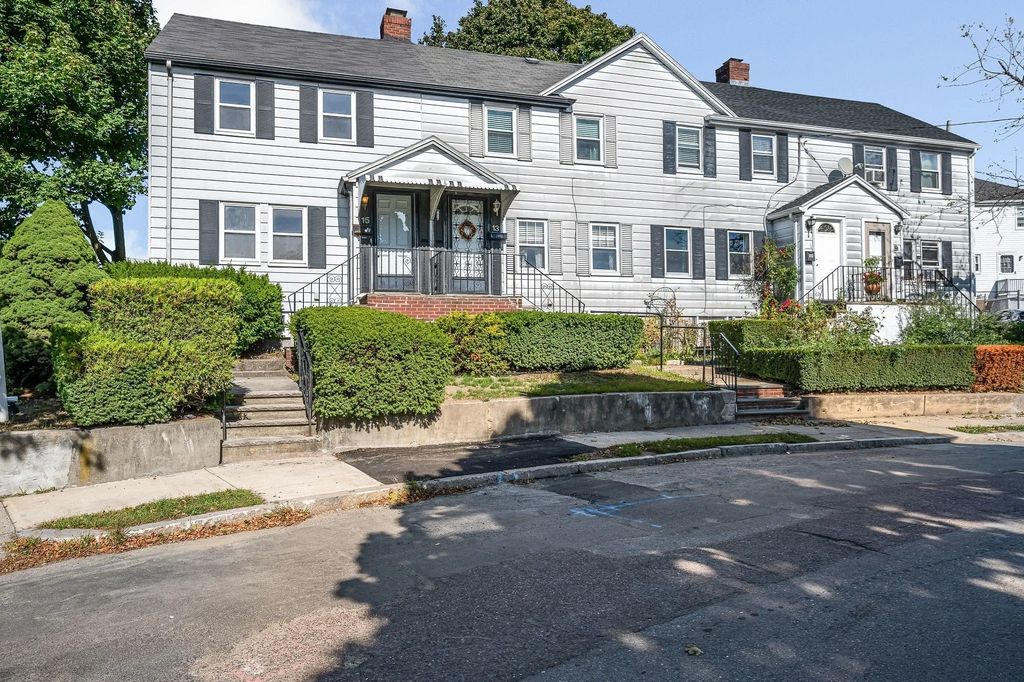 15 Regent Rd, Malden