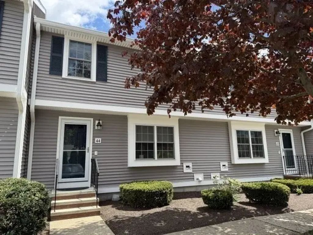 5 Meadowhill Ct #44, Easton