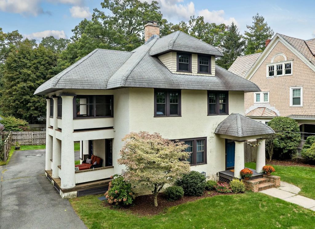 22 S Park Ave, Longmeadow