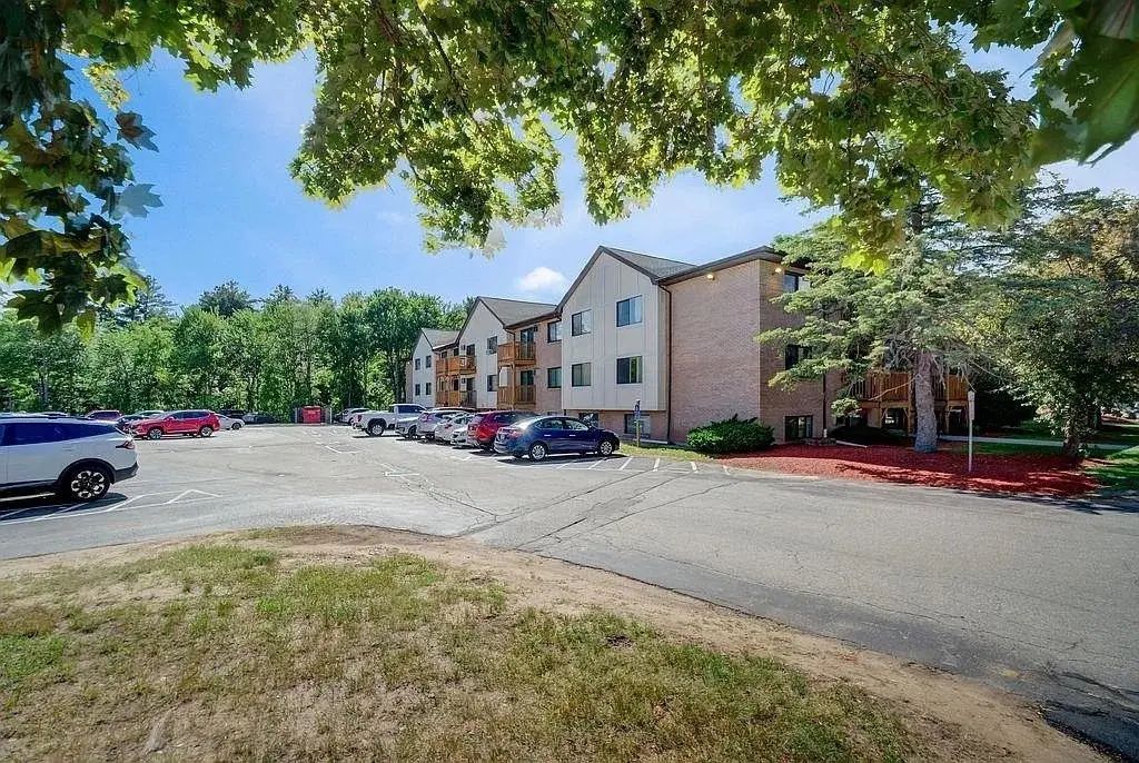 5 Lancelot Ct #2, Salem