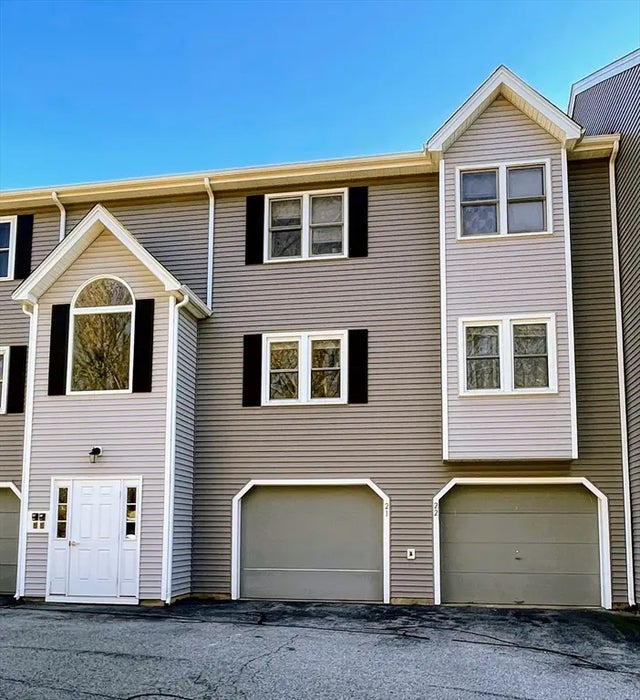 124 Tennis Plaza #22, Dracut