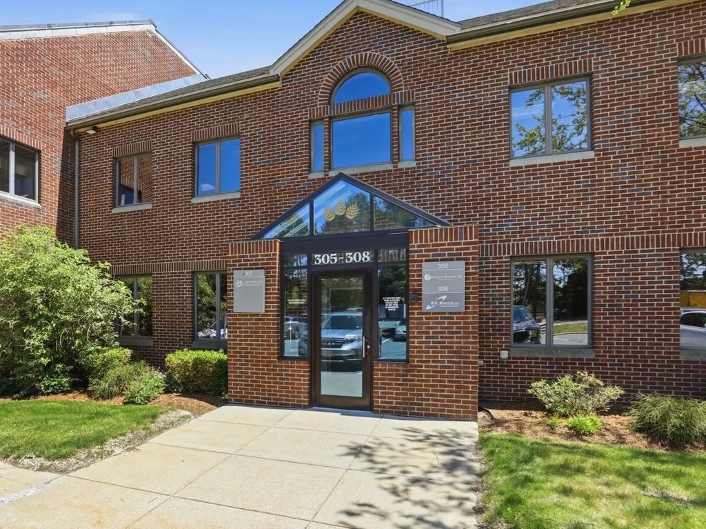 100 Conifer Hill Dr #307, Danvers
