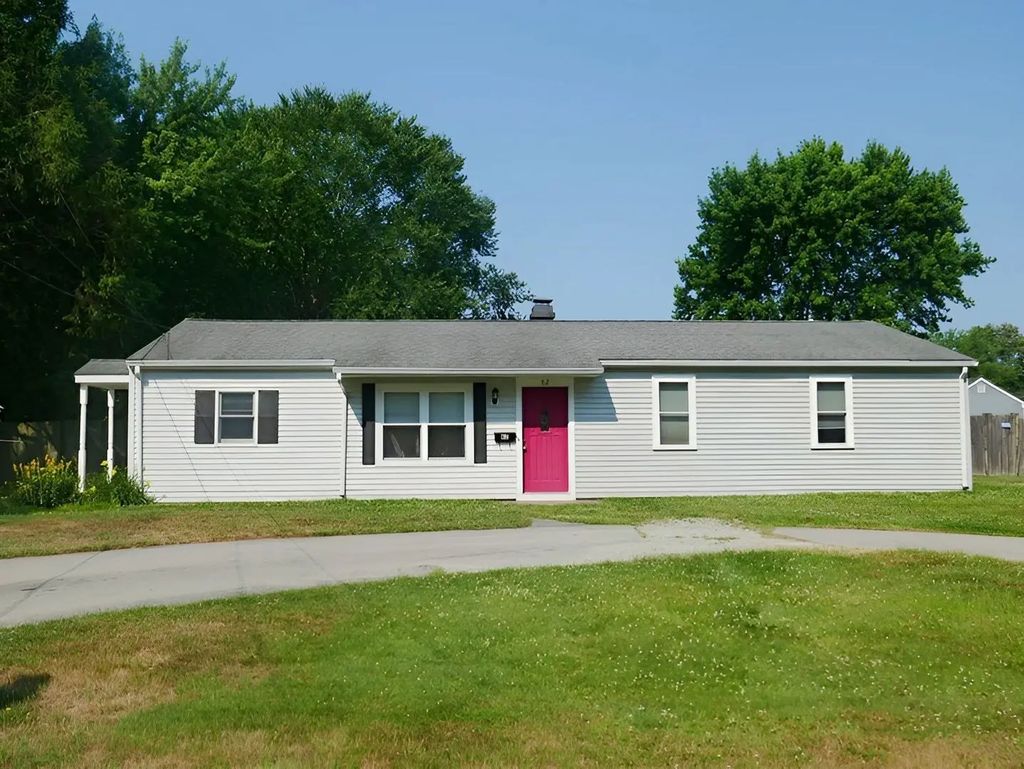62 Homeland Dr, Whitman