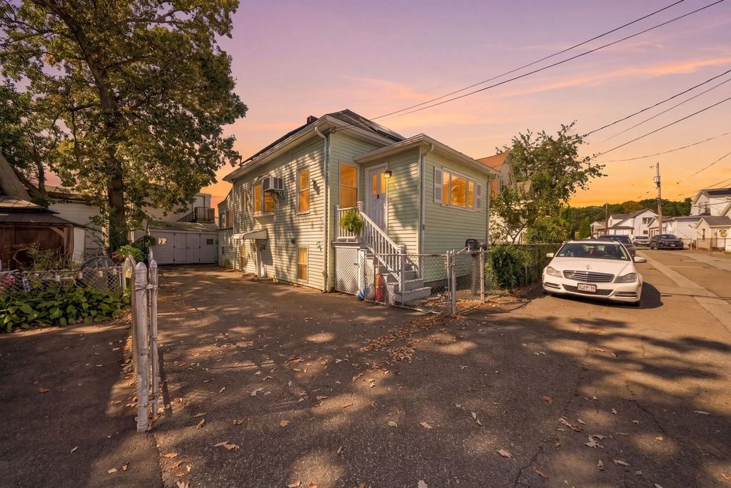 6 Alice Street, Revere