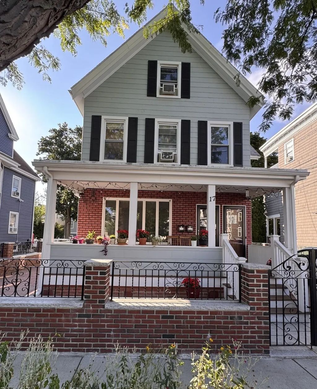 17 Farragut Avenue #2, Somerville