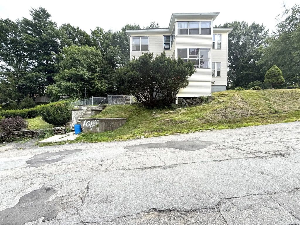 161 Plymouth St, Fitchburg