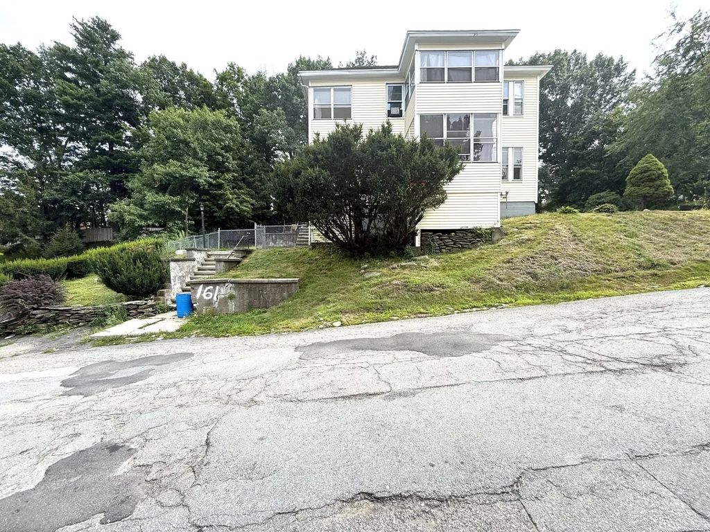 161 Plymouth St, Fitchburg