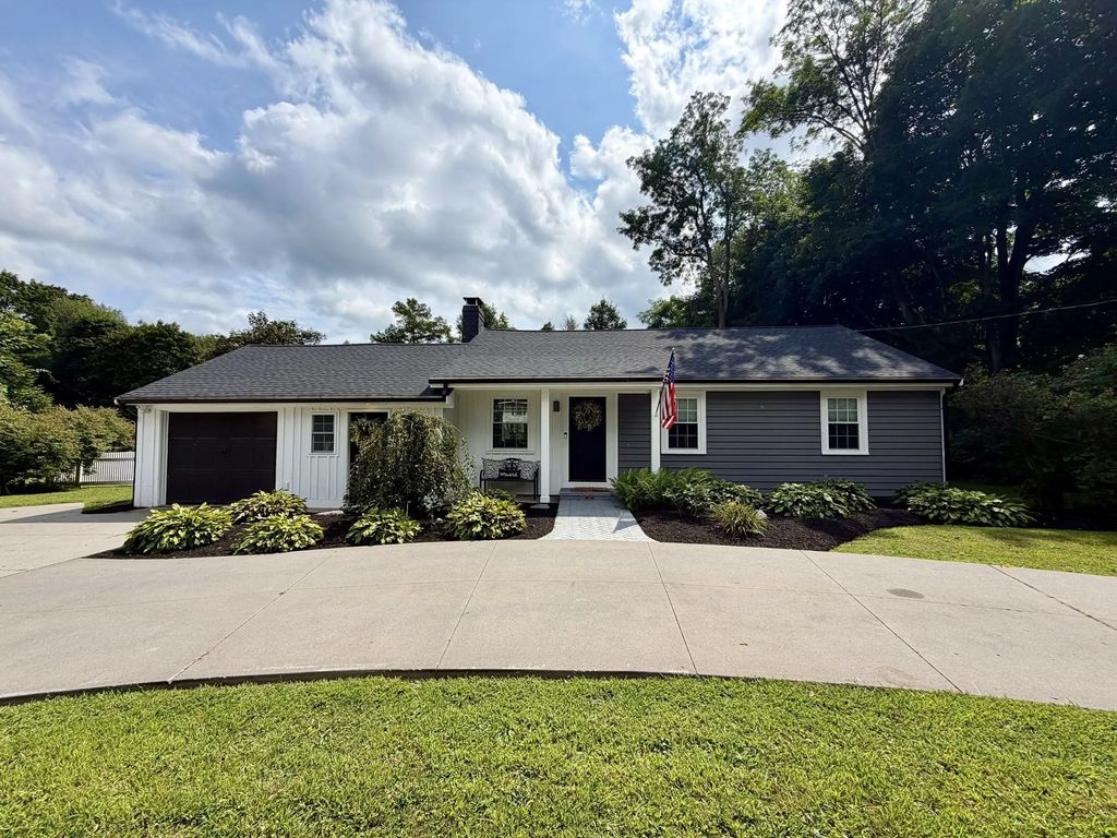 335 South Street, Wrentham