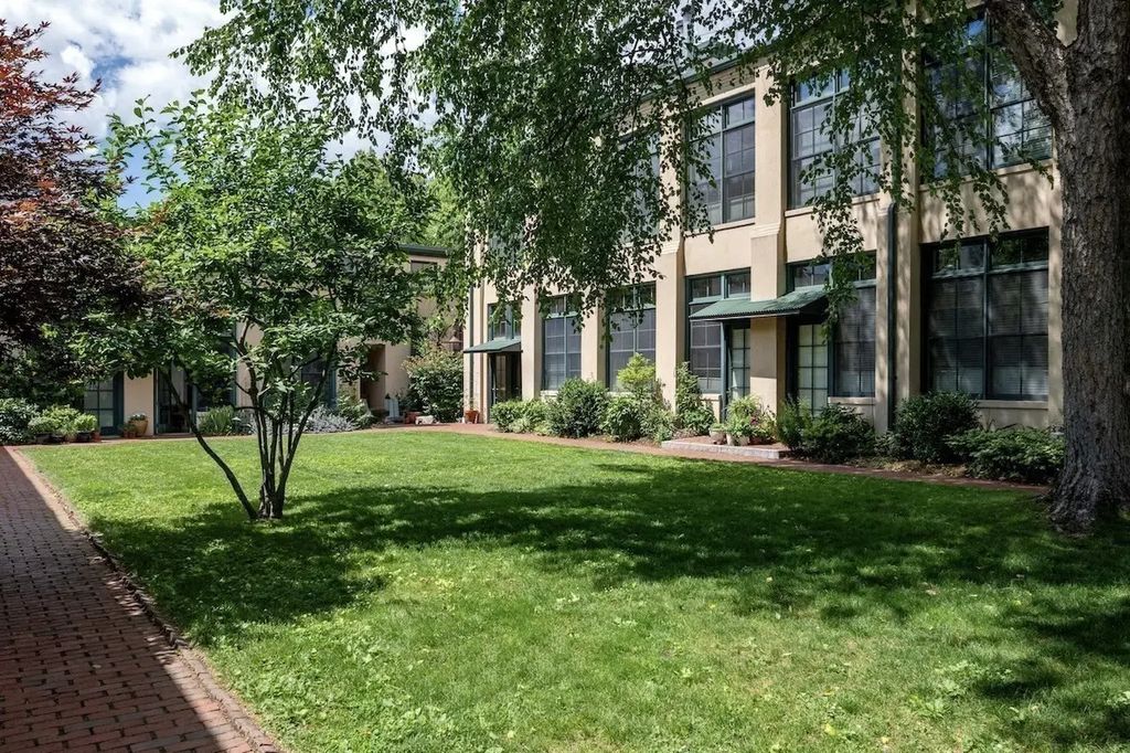 155 Brookline St #8, Cambridge