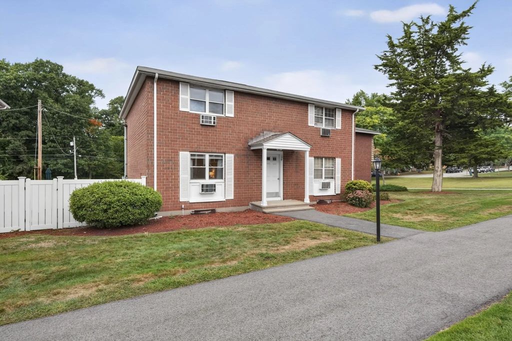 156 Kingston St #156, North Andover