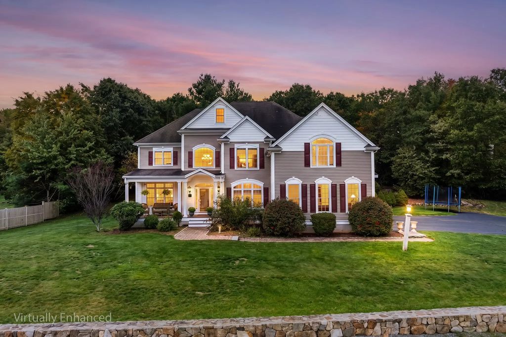 27 Dairy Dr, Upton