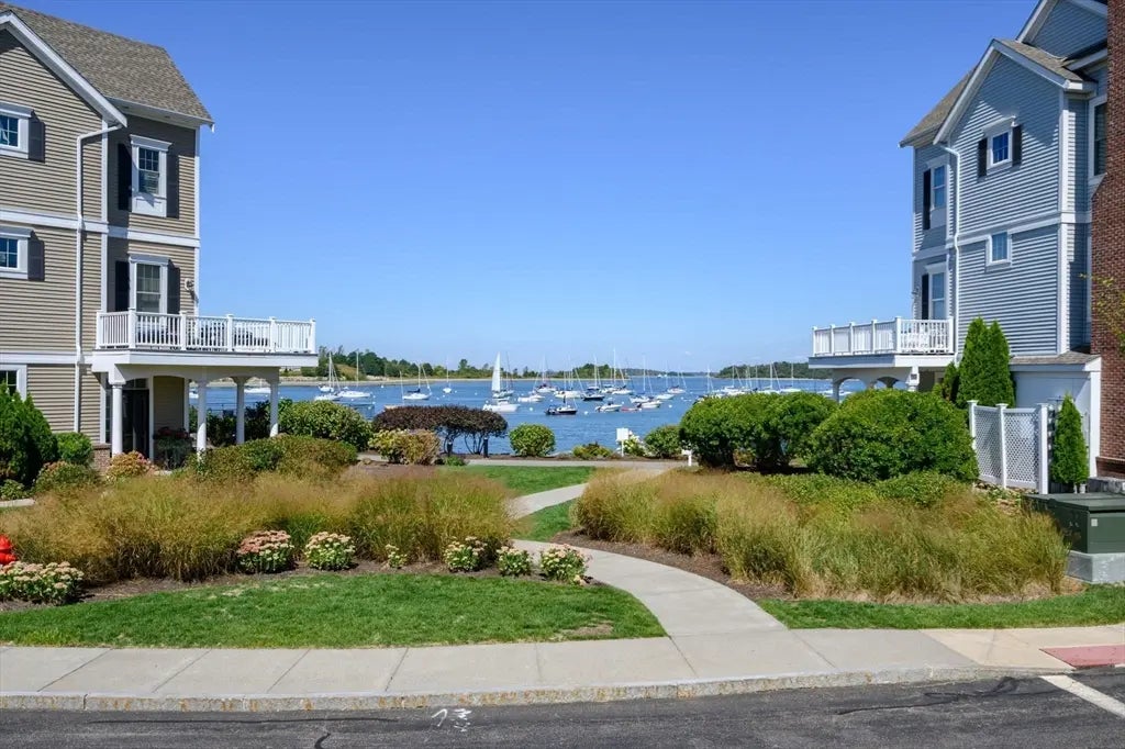 160 Uss Stayner #160, Hingham