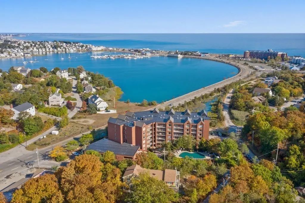 155 George Washington Blvd #401, Hull