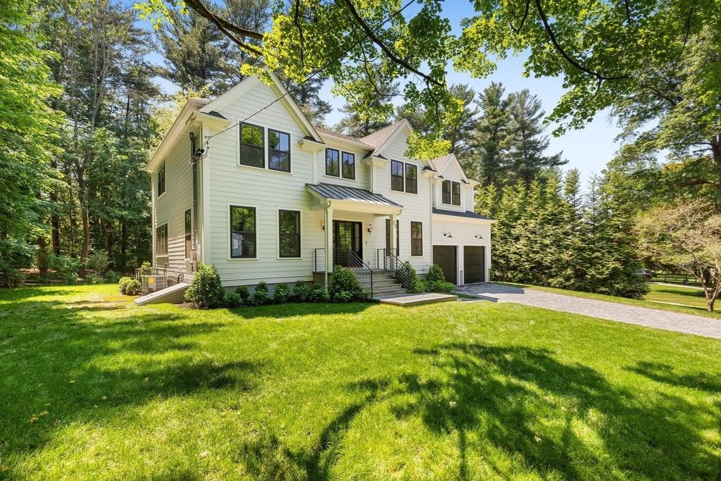 22 Constitution Rd, Lexington