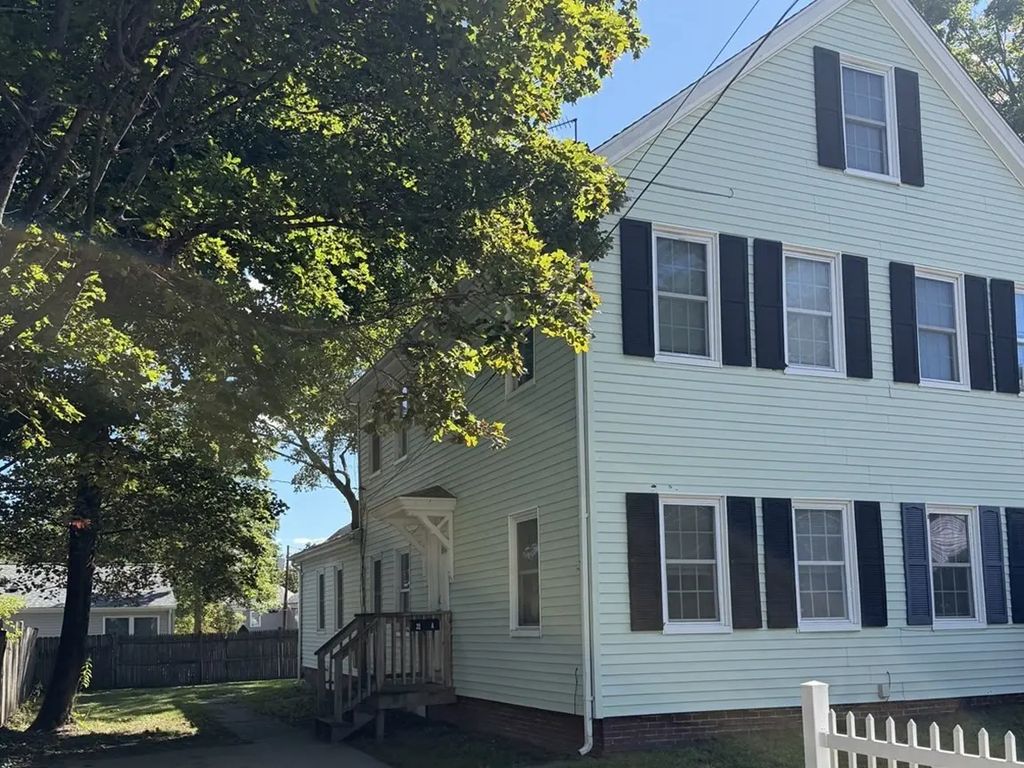 32 Broad #a, Medway