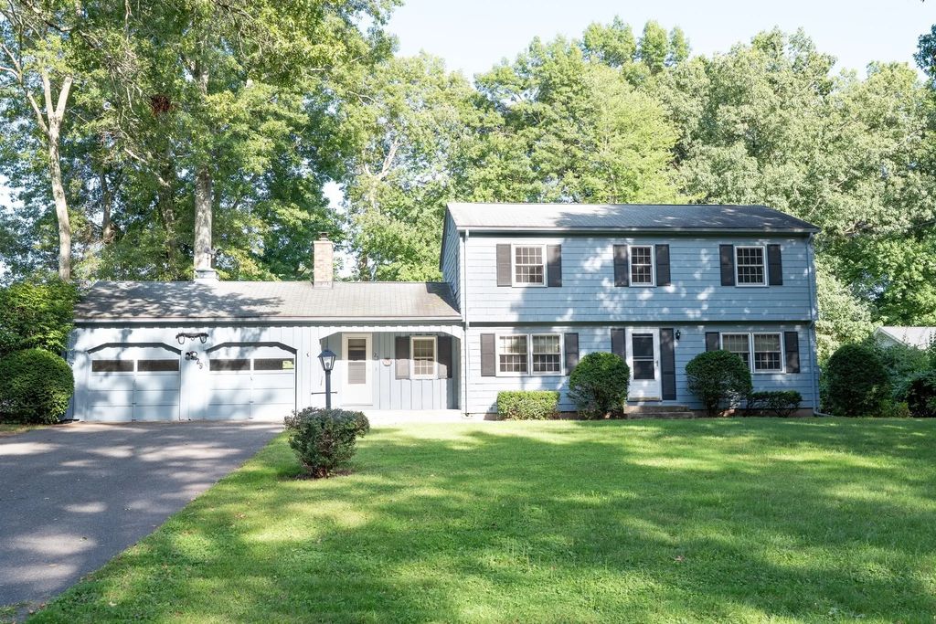 29 Indian Spring Rd, East Longmeadow