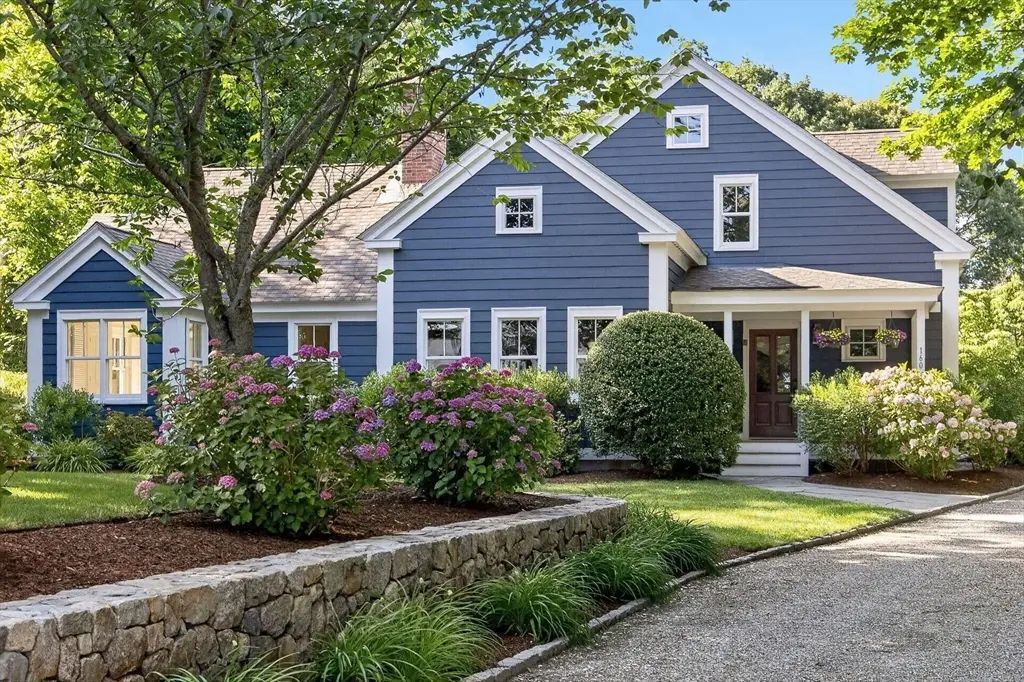 160 Main St, Wellfleet